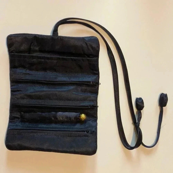 2/$30 VINTAGE Blue/Gold Butterflies Satin Jewellery Roll - Picture 6 of 12